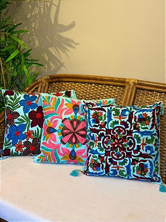 Kit 3 Capas de Almofadas - Bordadas - Turquesa e Colorido