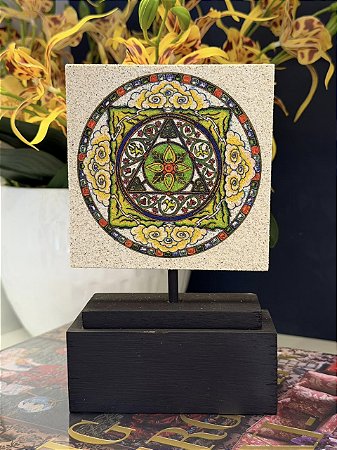Escultura Mandala - Madeira e Pedra de Sabão - Pintado à mão - Colorido