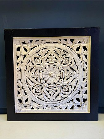 Quadro - Madeira Entalhada - Branco e Preto