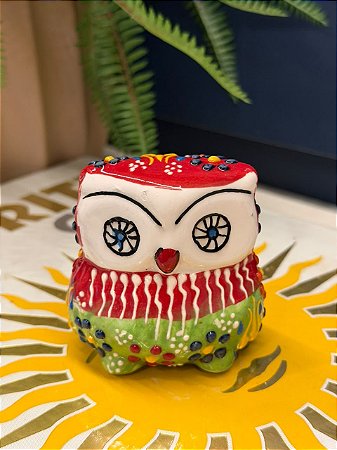 Coruja Decorativa - Cêramica - Pintado à mão - 7cm - Vermelho e Verde