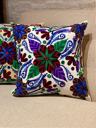 Capa de Almofada Bordada 45x45 Branca