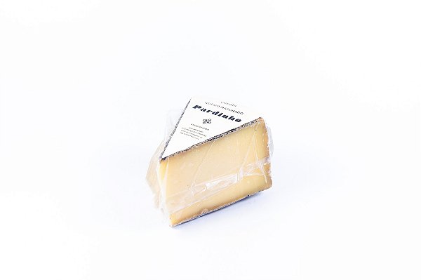 Queijo Cuestinha - 1/2 Peça - 230g - Pardinho (SP)