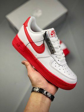 Tênis Nike Air Force 1 Low Branco e Vermelho