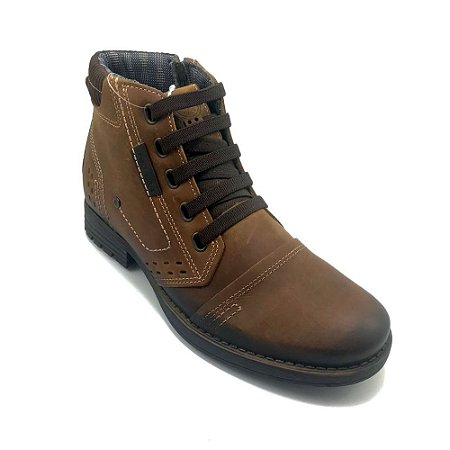 bota pegada masculina marrom