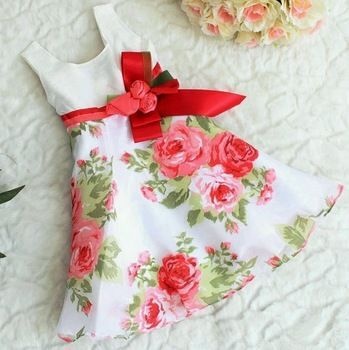 Vestido com aplique de flor