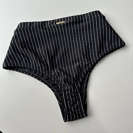Calcinha hot pants glow risca giz preta 151 (BUSTO NÃO INCLUSO)