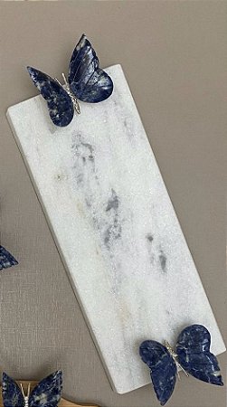 BANDEJA RETANGULAR MÁRMORE BRANCO COM BORBOLETA AZUL