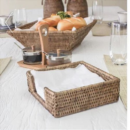 PORTA GUARDANAPO RATTAN ITACARÉ 18x18 cm