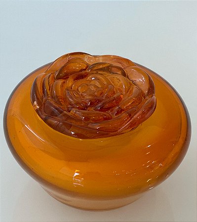 VELA AROMÁTICA ALPINIA COM TAMPA ROSE P - ÂMBAR AURORA- CAPIM LIMÃO
