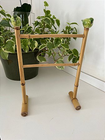 PORTA TOALHA DE BAMBU COM PÁSSARO VERDE