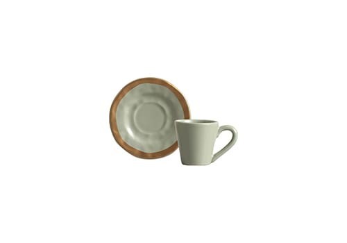 XÍCARA DE CAFÉ COM PIRES VERDE E FILETE AMASSADA