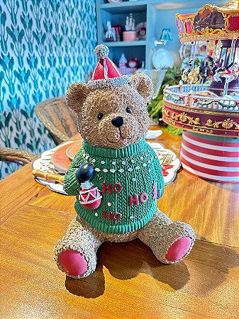 URSO DE RESINA SENTADO - NATAL - SUETER VERDE