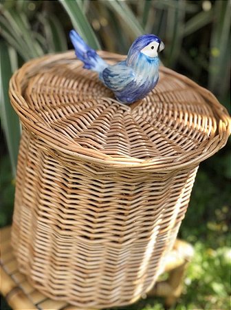 CESTA / LIXEIRA DE VIME NATURAL - PÁSSARO AZUL