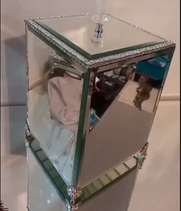 Lixeira prata detalhe em strass