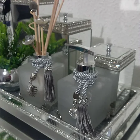 Kit Lavabo Luxo com caixinhas prata