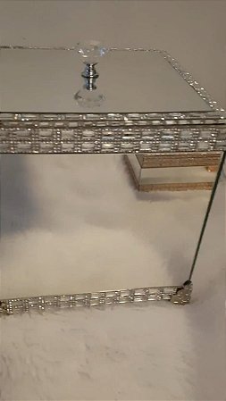 Lixeira para lavabo espelhada com strass