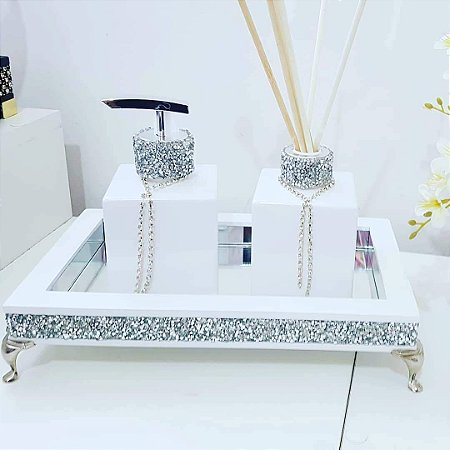 Kit lavabo branco com prata