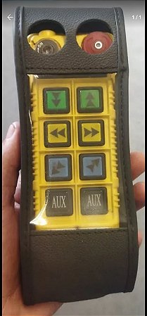 CAPA PARA CONTROLE REMOTO INDUSTRIAL FABRICADO EM COURO LEGITIMO ACOMPANHA 1 ALÇAS REMOVÍVEIS.