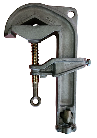 RG3369 - Grampo de aterramento para subestações