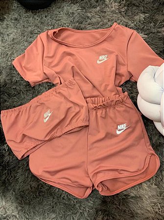 conjunto nike top e short