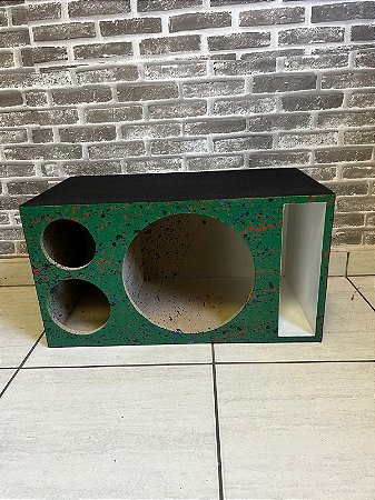CAIXA TRIO DE 12" VAZIA VERDE E PRETA - FRONTAL NA PINTURA PARA BOCAL DE CORNETA DE PLÁSTICO COMUN