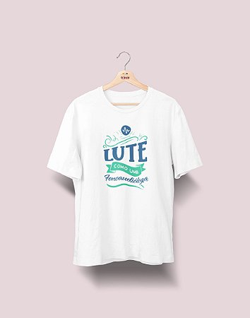 Camiseta Universitária - Fonoaudiologia - Lute Como - Ela - Basic