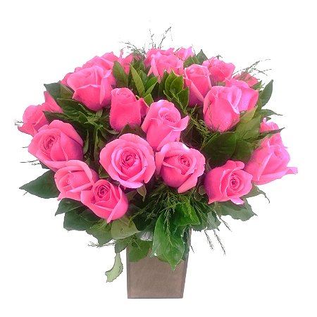 Buque no vaso de madeira com 24 Rosas Pink