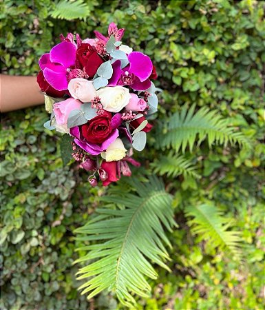 Buquê de Noiva Cascata Orquídea com Rosas