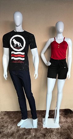 camiseta regata com calça jeans