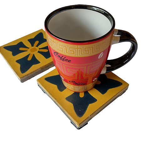 Porta Copos / Peso de Papel em Ladrilho Hidráulico Artesanal – Flôr Oriental - Azul Galena e Amarelo Topázio  (Kit com 2 peças)