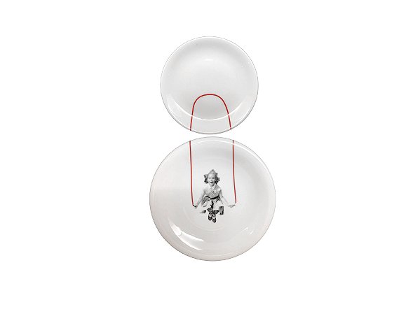 Conjunto de 2 pratos Menina Pulando cordas