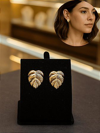 Brinco Banhado a Ouro 18k Modelo Folha Com Textura