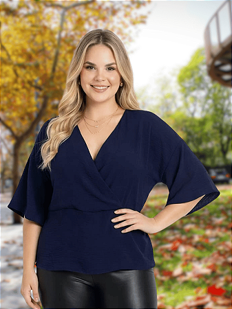 Blusa Feminina Transpassada Mangas Amplas 3/4 em Dunas Plus Size