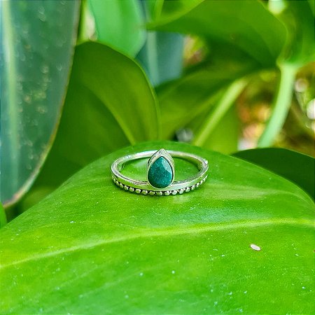 Anel em Prata 925 e Esmeralda