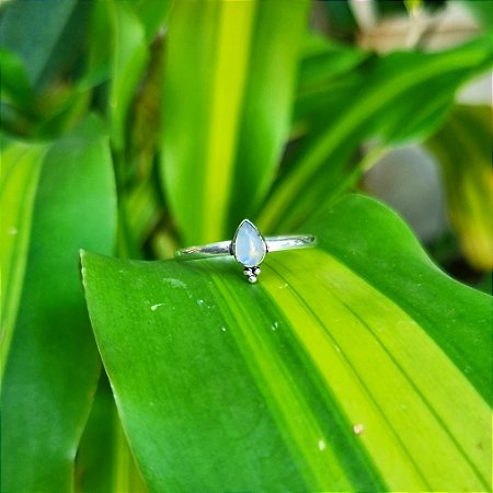 Anel Gota Pequena em Prata 925 e Pedra da Lua