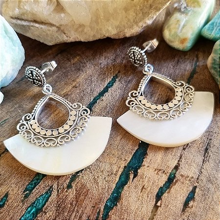 Brinco Boho em Prata e Madrepérola