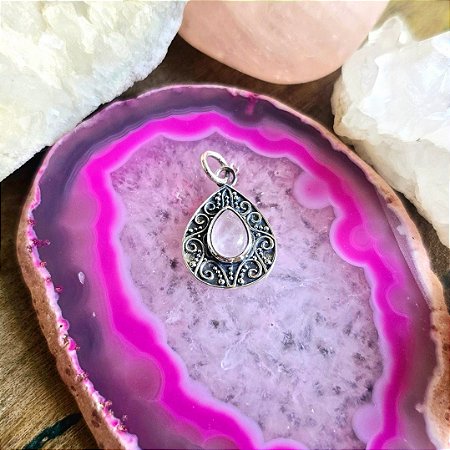 Pingente Boho Gota em Prata 925 e Quartzo Rosa