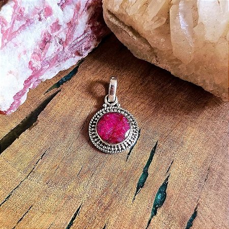 Pingente Redondo Boho em Prata 925 e Rubi