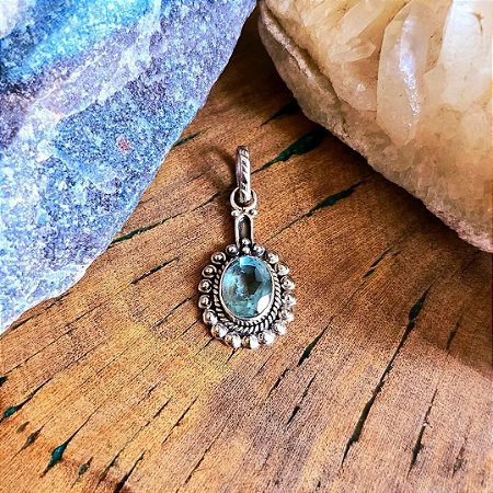 Pingente Boho Oval em Prata 925 e Topázio Azul