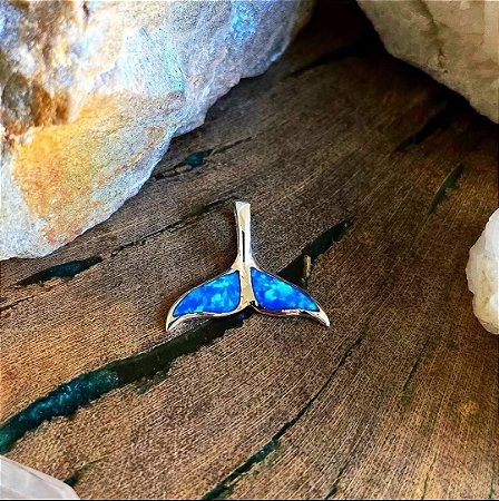 Pingente Cauda de Sereia em Prata 925 e Opala Azul