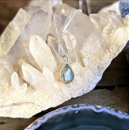 Corrente com Pingente Gota em Prata 925 e Labradorita