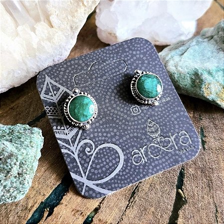 Brinco Pequeno Boho em Prata 925 e Esmeralda