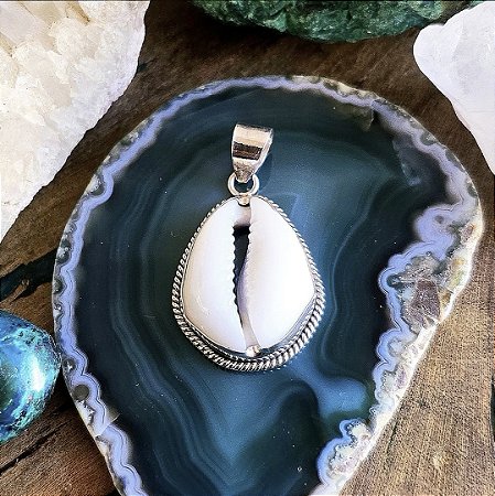 Pingente em Prata 925 e Búzios Natural
