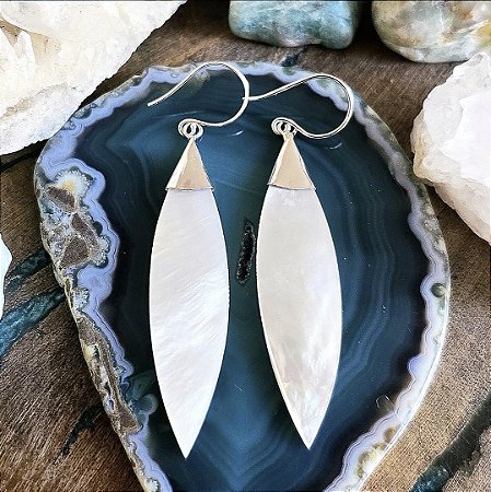 Brinco Navet em Prata 925 e Madrepérola