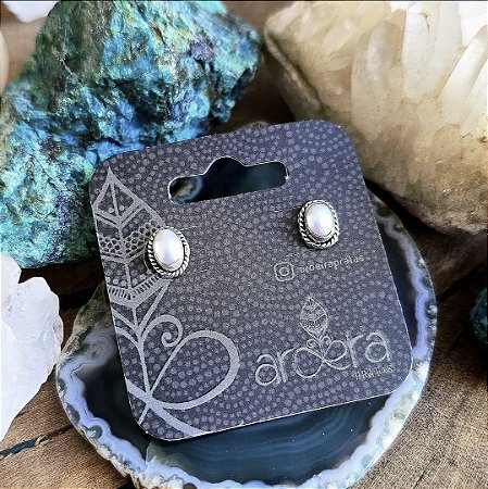 Brinco Pequeno Boho Oval em Prata 925 e Pérola Barroca