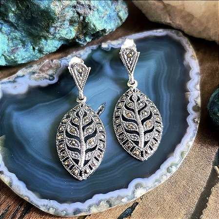 Brinco Folha em Prata 925 e Marcassita