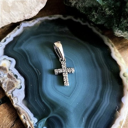 Pingente Crucifixo em Prata 925 e Zircônia