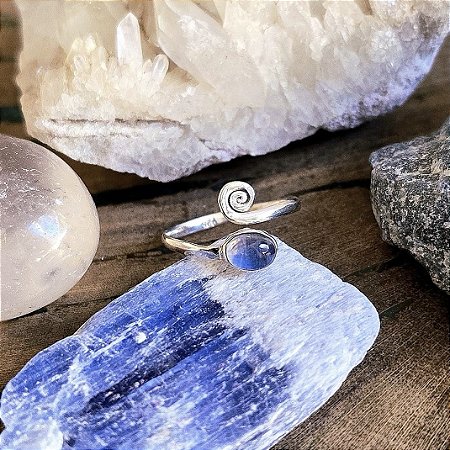 Anel Espiral Aberto em Prata 925 e Pedra da Lua