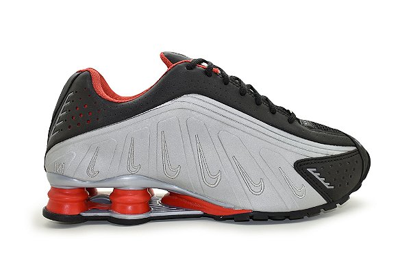 nike shox r4 prezzo basso