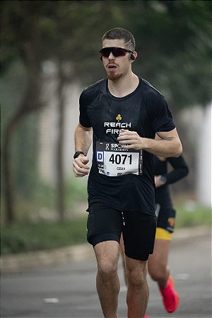 Camiseta 100% Poliamida "Reach First"